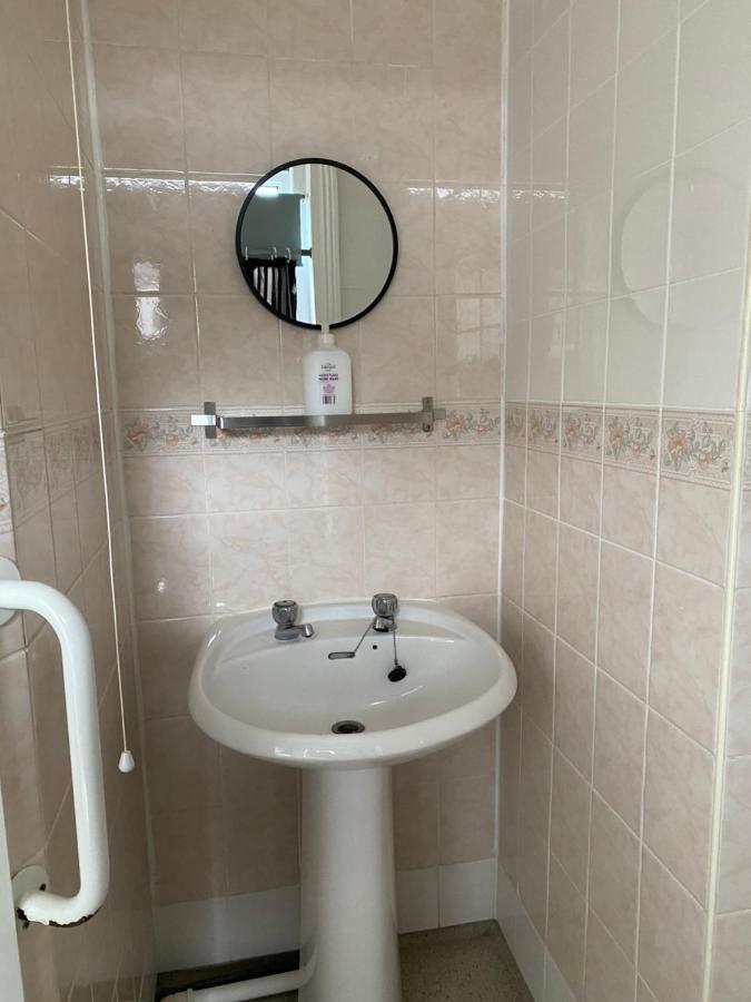 Park View Hotel And Guest House St Helens  Ngoại thất bức ảnh