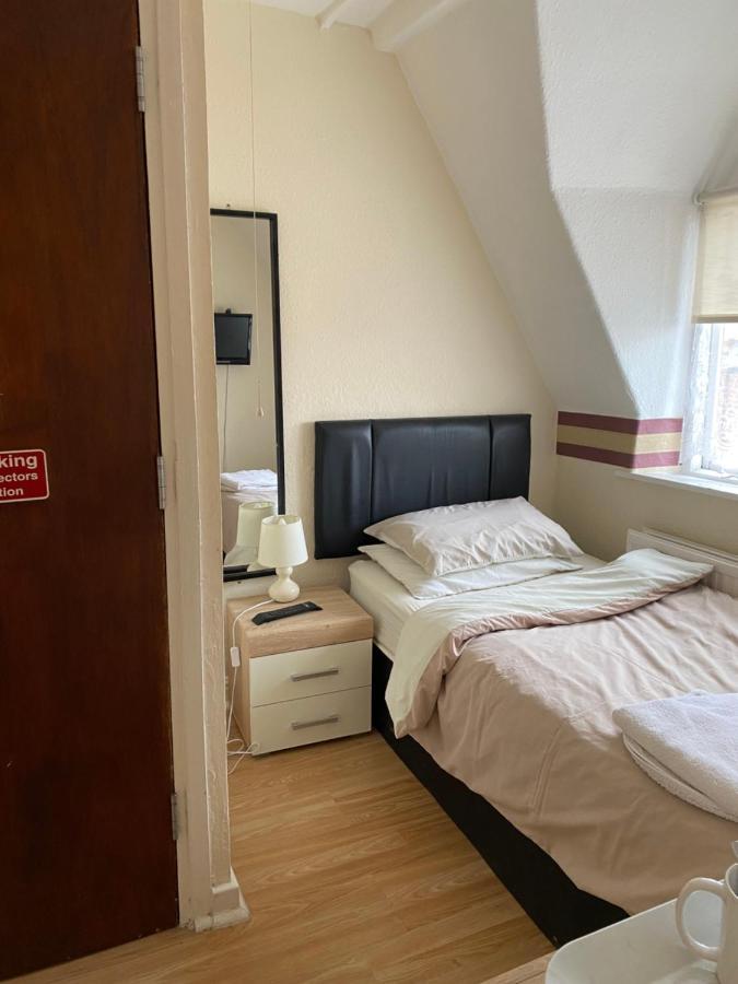 Park View Hotel And Guest House St Helens  Ngoại thất bức ảnh